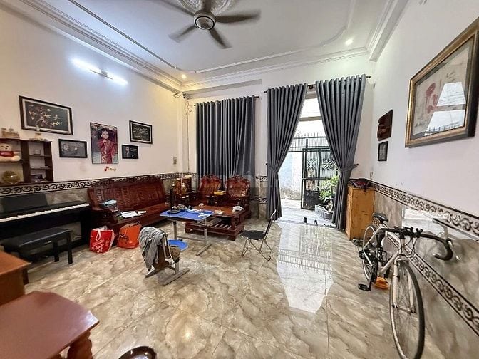 Nhà hẻm 5m | đường Hoàng Diệu, Phú Nhuận | Dt: 65m2 giá 2 tỷ 340 triệu