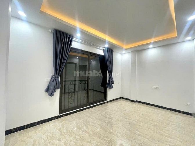 7,95 TỶ CÓ NGAY NHÀ 5 TẦNG, THANG MÁY CHẠY VÙ VÙ TRUNG TÂM HBT