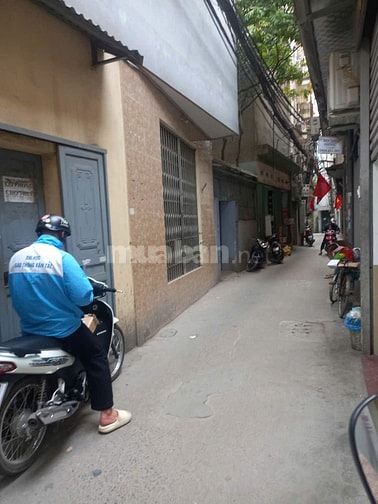 Cần tiền bán nhanh nhà 2 tầng 46 m2  Nguyễn Khang -Cầu Giấy 