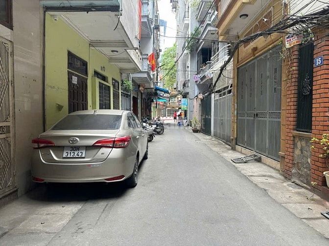 HOÀNG CẦU - 7 TẦNG - THANG MÁY - ÔTÔ ĐỖ CỬA - KINH DOANH SIÊU ĐẸP.