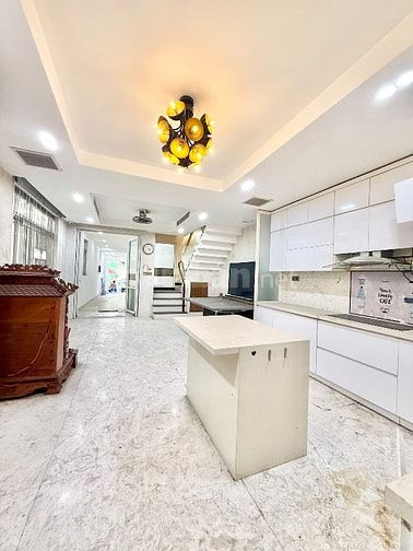Mặt tiền Âu Dương Lân Quận 8 sát Q1 gần 110m2 ngang 5,2m lề 3m, 4 tầng