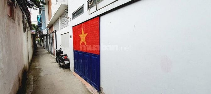 Bán căn nhà mặt ngõ một dẫy nhà, xe ba gác chạy dọc ngõ, diện tích 5 x