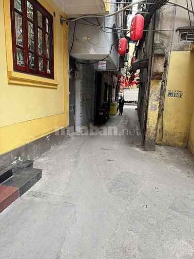 Tôi bán nhà Nghĩa Dũng giá 8,8 Tỷ, 43m x4T. Mặt tiền 6,56m. Oto đỗ