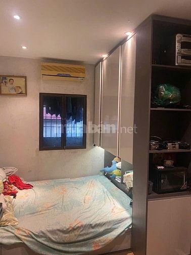 Cho thuê nhà tập thể ngân hàng ngõ Thái Thịnh Đống Đa 