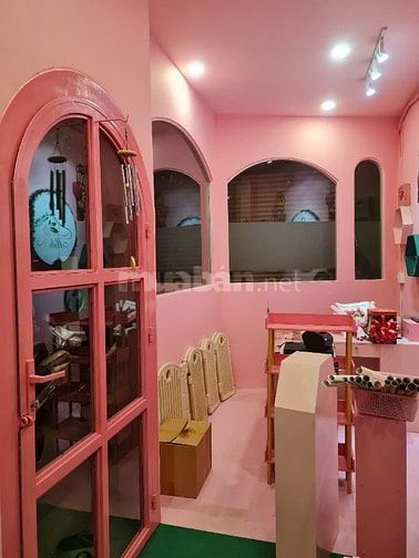Sang mặt bằng shop đã decor kd phụ kiện, mỹ phẩm, quần áo, gấu bông