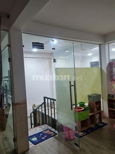 Sang mặt bằng shop đã decor kd phụ kiện, mỹ phẩm, quần áo, gấu bông
