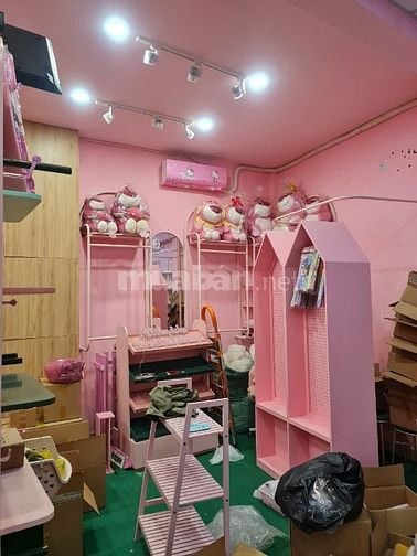 Sang mặt bằng shop đã decor kd phụ kiện, mỹ phẩm, quần áo, gấu bông