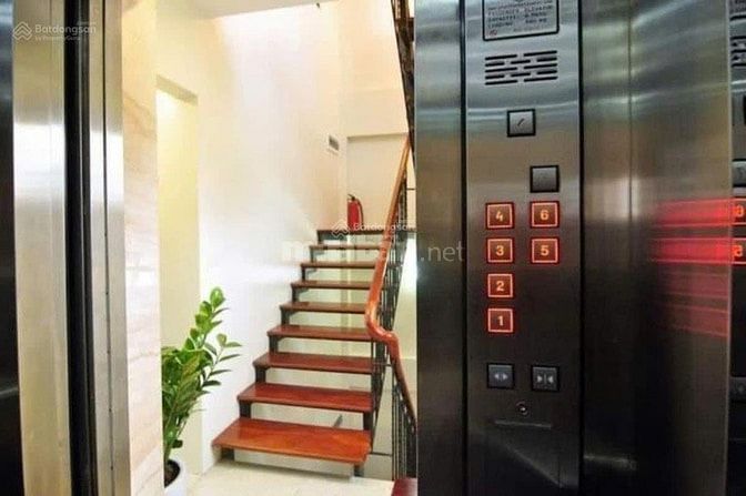 Toà 7T thang máy vị trí đẹp Mp Vân Hồ-Đại Cổ Việt vỉa hè oto tránh kd