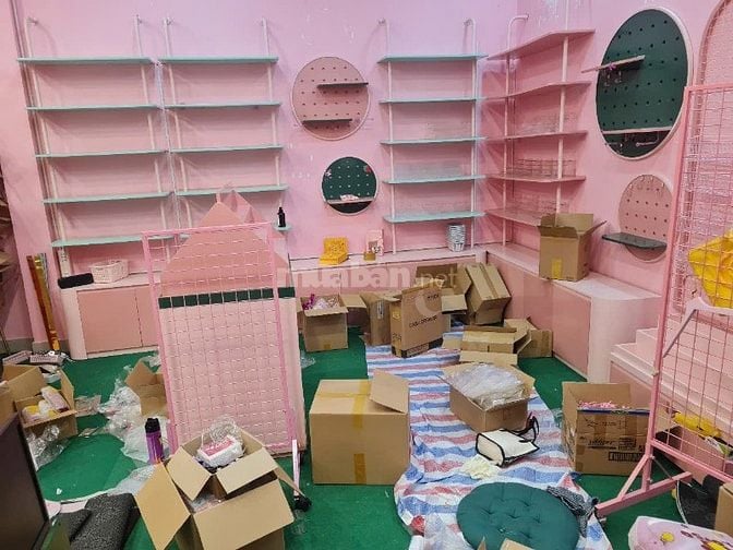 Sang mặt bằng shop đã decor kd phụ kiện, mỹ phẩm, quần áo, gấu bông