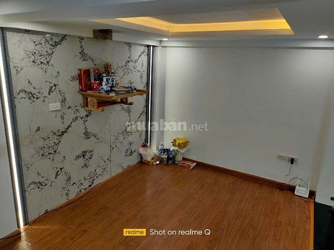 Bán nhà 8,3 tỷ full nội thất, sát mặt phố kinh doanh sầm uất.