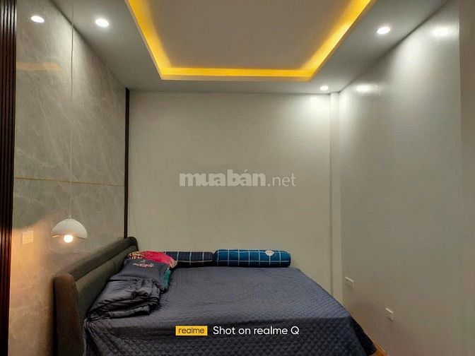Bán nhà 8,3 tỷ full nội thất, sát mặt phố kinh doanh sầm uất.