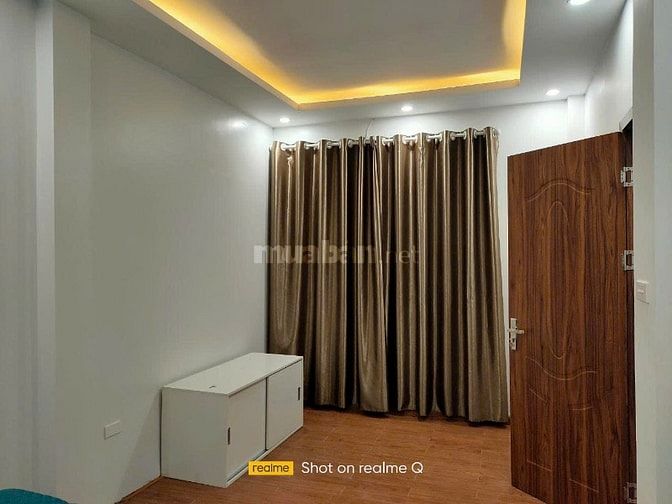 Bán nhà 8,3 tỷ full nội thất, sát mặt phố kinh doanh sầm uất.