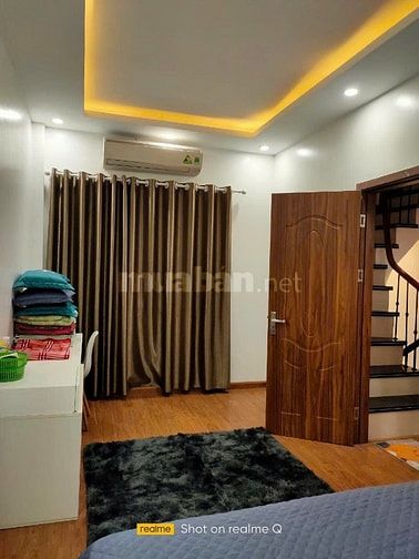 Bán nhà 8,3 tỷ full nội thất, sát mặt phố kinh doanh sầm uất.
