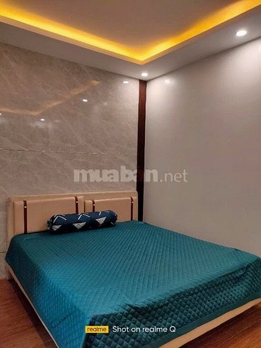 Bán nhà 8,3 tỷ full nội thất, sát mặt phố kinh doanh sầm uất.