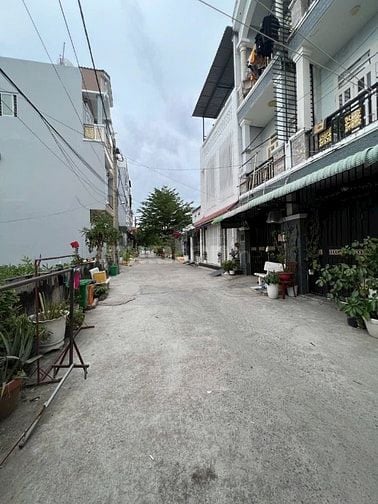 Nhà 3phòng ngủ dtsd 104m Huỳnh Tấn Phát Sát bên Q7 