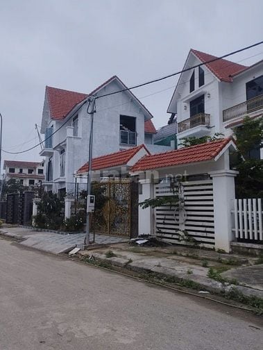 Chính chủ bán BT cenco5, S215m, MT12m, đã hoàn thiện. Giá 27 tỷ