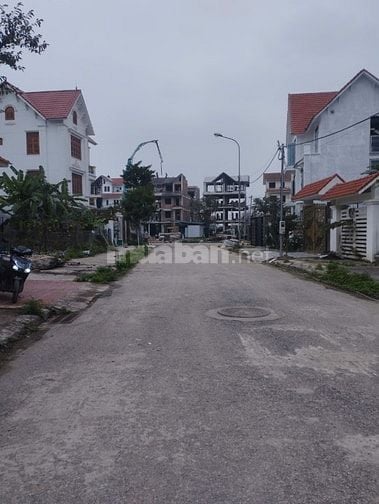 Chính chủ bán BT cenco5, S215m, MT12m, đã hoàn thiện. Giá 27 tỷ