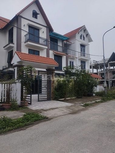Chính chủ bán BT cenco5, S215m, MT12m, đã hoàn thiện. Giá 27 tỷ