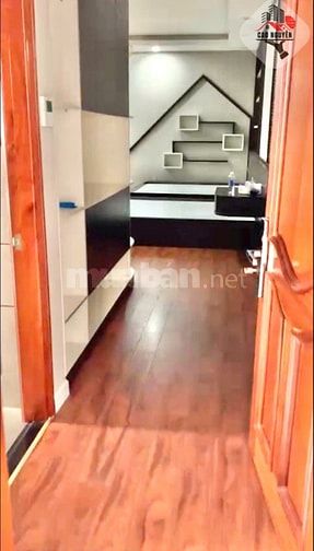 Biệt thự sân vườn, 400m2, full nội thất, gần Tân Phú