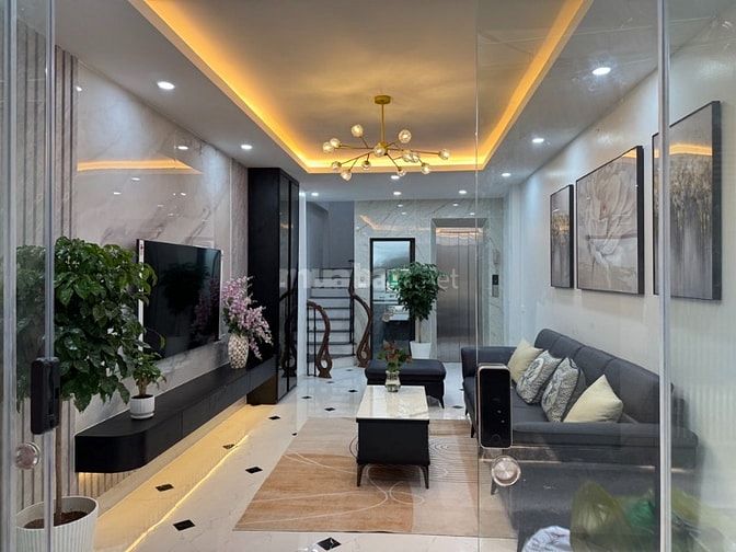 NHÀ ĐẸP PHỐ VIP, CÁCH HỒ TÂY 100M, VƯỢNG KHÍ Ở NGAY