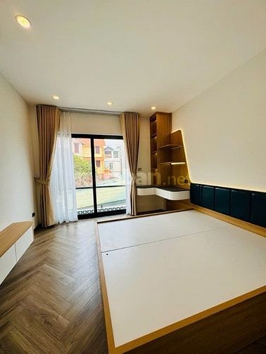 ĐỐI DIỆN AEON LONG BIÊN-ÔTÔ TRÁNH-NGÕ THÔNG TỨ TUNG -DT 35 M2-6.5TỶ.
