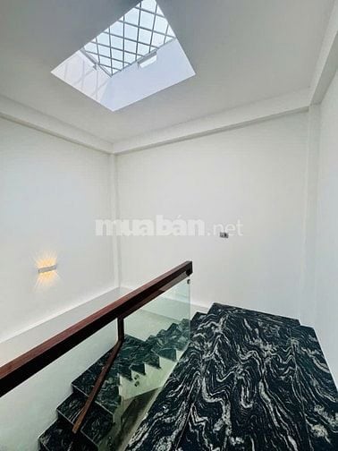 ĐỐI DIỆN AEON LONG BIÊN-ÔTÔ TRÁNH-NGÕ THÔNG TỨ TUNG -DT 35 M2-6.5TỶ.