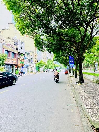 [ QUẬN 1 ] Cho Thuê Nhà Mặt Tiền: Lê Lai - 8x20m, 1 trệt, 1 lửng