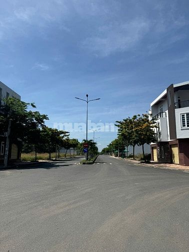 Khu TDC D2D view đẹp, cần ra gấp lô đất 90m2 giá 2 tỷ 3 , đường ĐT 769