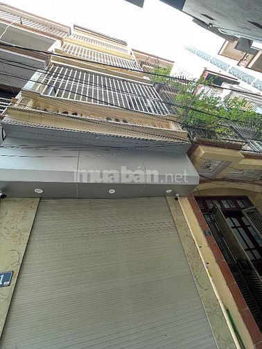 Cần tiền trả nợ bán gấp căn nhà tại Quang Trung Hà Đông 40m X mt 4 m