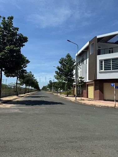 Khu TDC D2D view đẹp, cần ra gấp lô đất 90m2 giá 2 tỷ 3 , đường ĐT 769