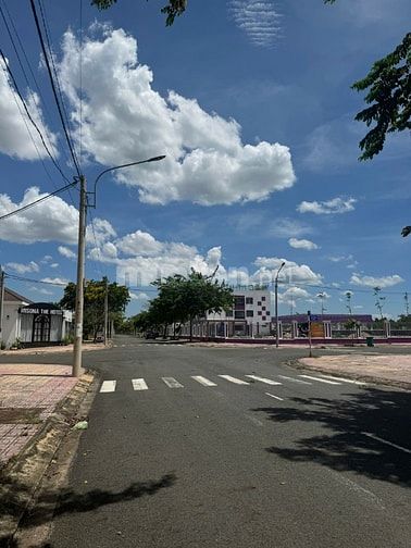 Khu TDC D2D view đẹp, cần ra gấp lô đất 90m2 giá 2 tỷ 3 , đường ĐT 769