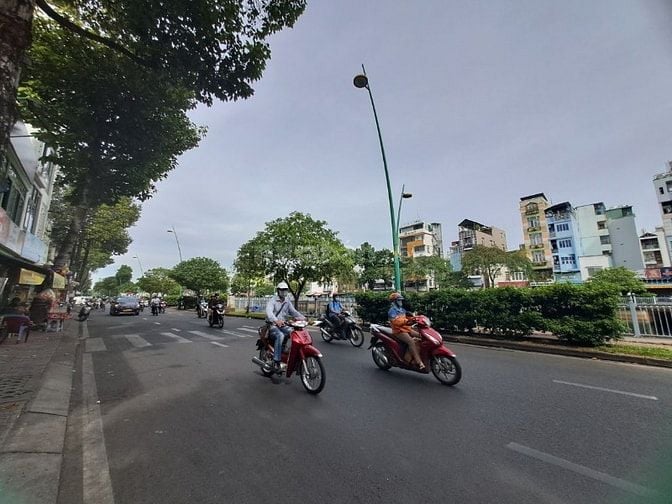 Bán nhà hẻm ô tô tránh Hoàng Sa, Quận 3, 4.7x15, chỉ 9 tỷ hơn, QUÁ RẺ!