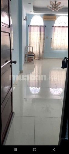 Vì nhà có việc gấp cần sang tiệm tóc nam nữ, nhà nguyên căn đường 3/2 