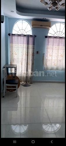 Vì nhà có việc gấp cần sang tiệm tóc nam nữ, nhà nguyên căn đường 3/2 