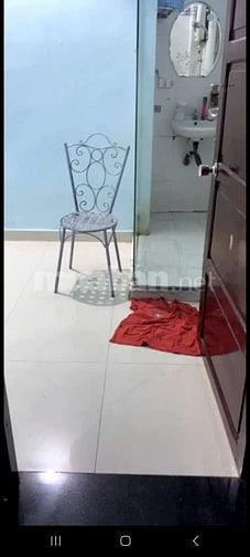 Vì nhà có việc gấp cần sang tiệm tóc nam nữ, nhà nguyên căn đường 3/2 