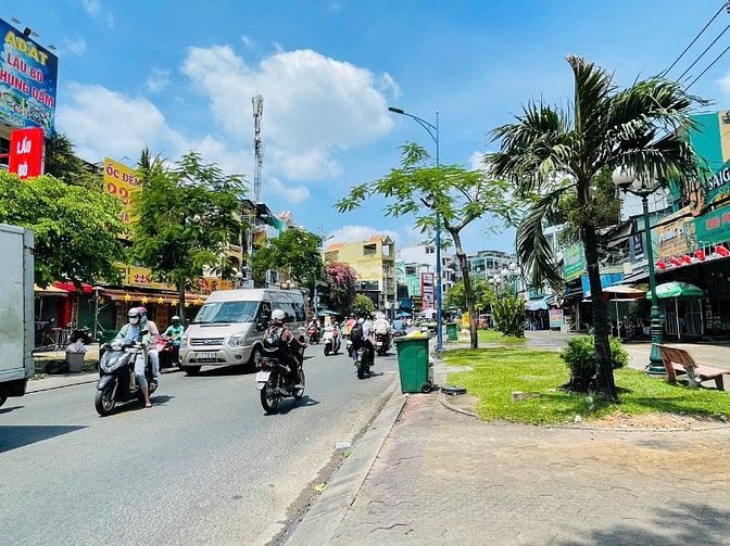 SIÊU NGON, MT Đồng Đen 130m2( 5 x 27 ) 5 Tầng giá rẻ đầu tư Vỉa hè 10m