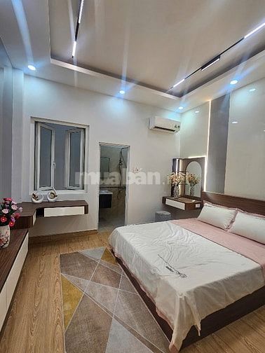 BÁN NHÀ ĐẸP LUNG LINH THANG MÁY  FULL NỘI THẤT CAO CẤP  PHẠM VĂN CHIÊU