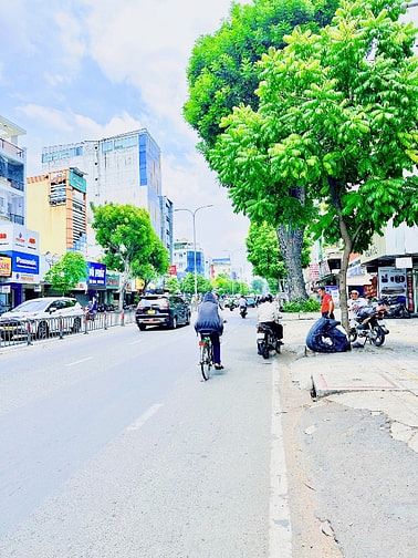 [ QUẬN 10 ] Cho Thuê Nhà: 652 Đường 3/2 - 4x20m, 1 trệt, 1 lửng