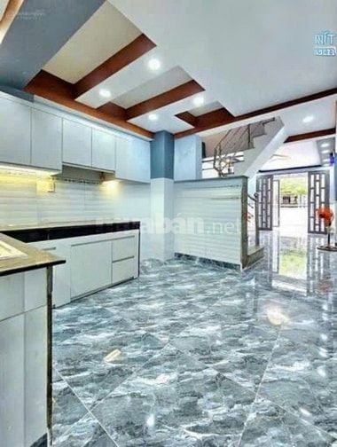 Cần bán gấp nhà Q5 để xoay vốn, thanh toán sớm tặng lại nội thất mới
