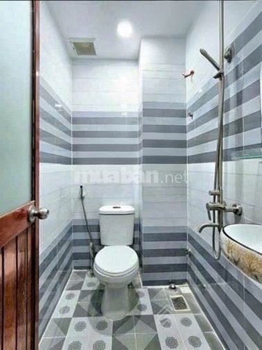 Cần bán gấp nhà Q5 để xoay vốn, thanh toán sớm tặng lại nội thất mới