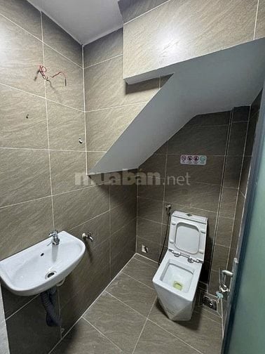 Cho thuê nhà 3,8X10m 1trệt 2lầu Đ.Thúc Liêng. p4-Q8