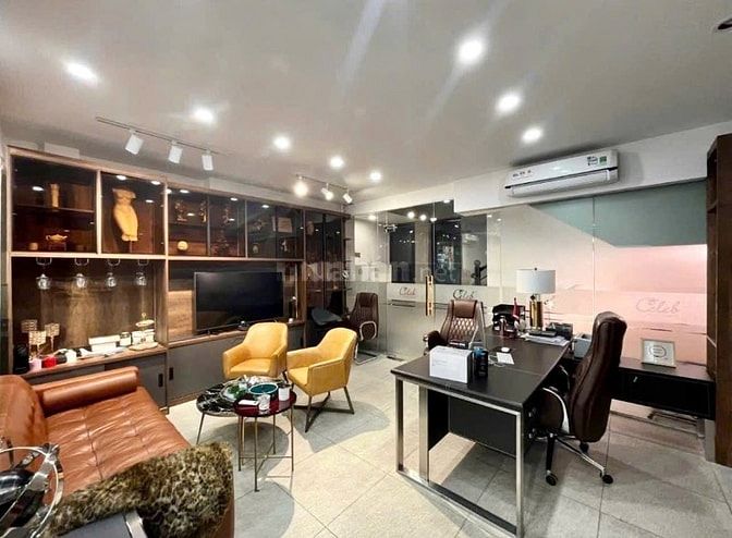TOÀ NHÀ MẶT TIỀN LUỸ BÁN BÍCH 6.000m² Giá 600triệu