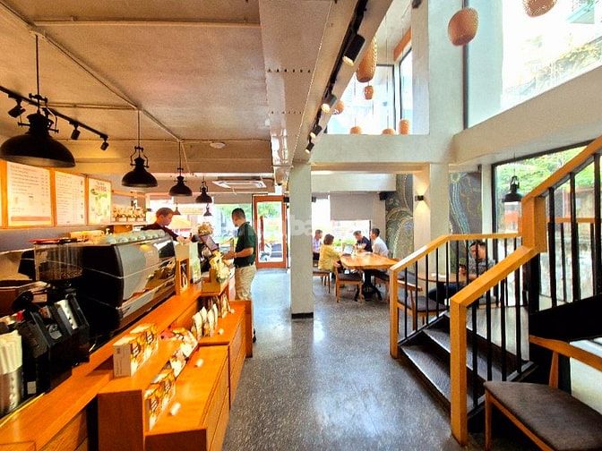 Bán nhà mặt Phố Vương Thừa Vũ diện tích 160m² MT 9m, lô góc 3 th