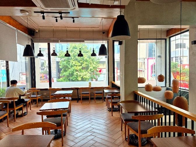 Bán nhà mặt Phố Vương Thừa Vũ diện tích 160m² MT 9m, lô góc 3 th