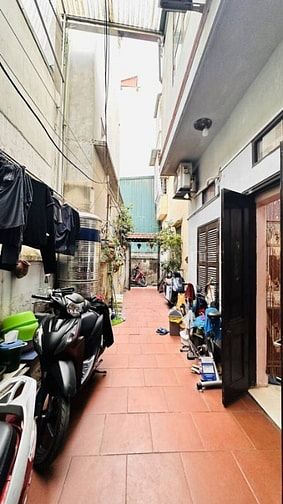Bán nhà  Võ Chí Công diện tích 100m x3 tầng gần phố giá 13,x tỷ 