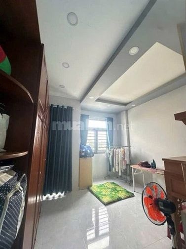 Chú Tư cần bán gấp nhà Sư Vạn Hạnh, Q10 để xoay vốn