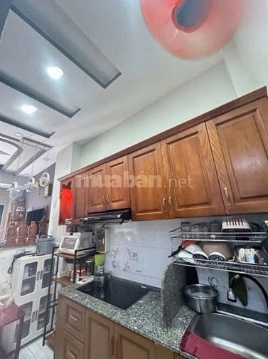 Chú Tư cần bán gấp nhà Sư Vạn Hạnh, Q10 để xoay vốn