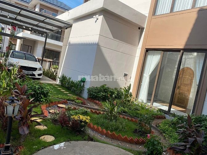 Cần bán nhà biệt thự song lập, nội thất cao cấp 200m2, Swan bay