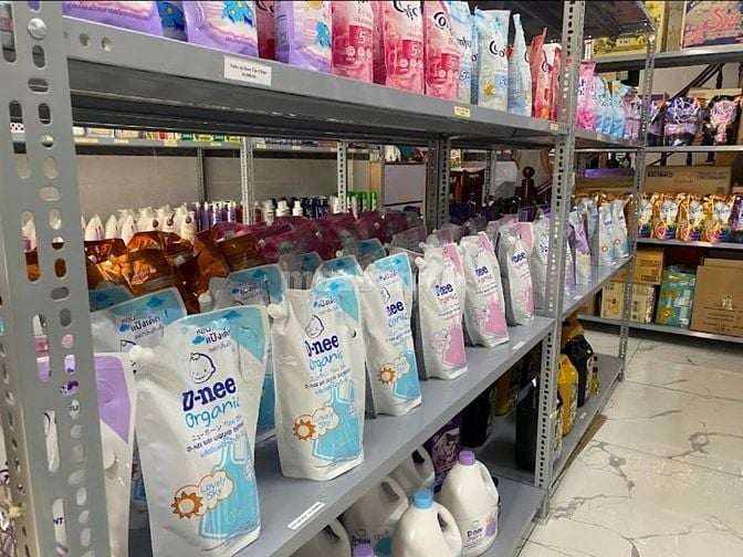 TƯNG BỪNG KHAI TRƯƠNG ( Cửa Hàng Hoá Mỹ Phẩm Tiêu Dùng Cần Tuyển ) 