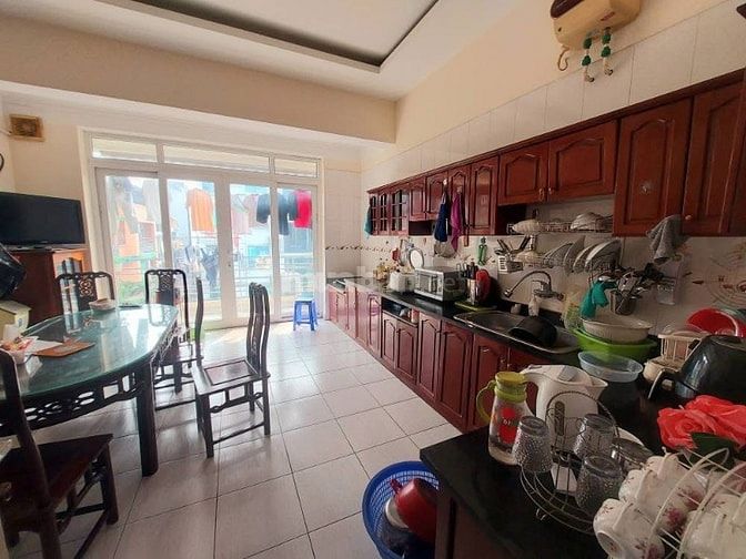 Bán nhà Mặt phố đường đôi, kinh doanh đỉnh, gần Trung tâm Y tế quận